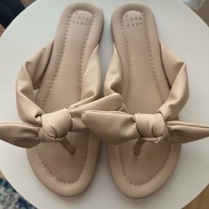 A New Day - Adley Bow Flip Flop Sandals - Cream, Size 8.5